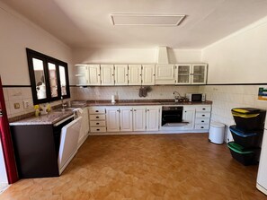 Private kitchen - Country House in Bairrada — Nature, comfort, and authenticity. (Aveiro)