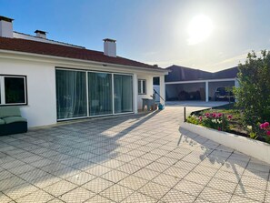Terrace/patio - Country House in Bairrada — Nature, comfort, and authenticity. (Aveiro)