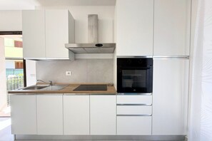 Refrigerador y lavavajillas 