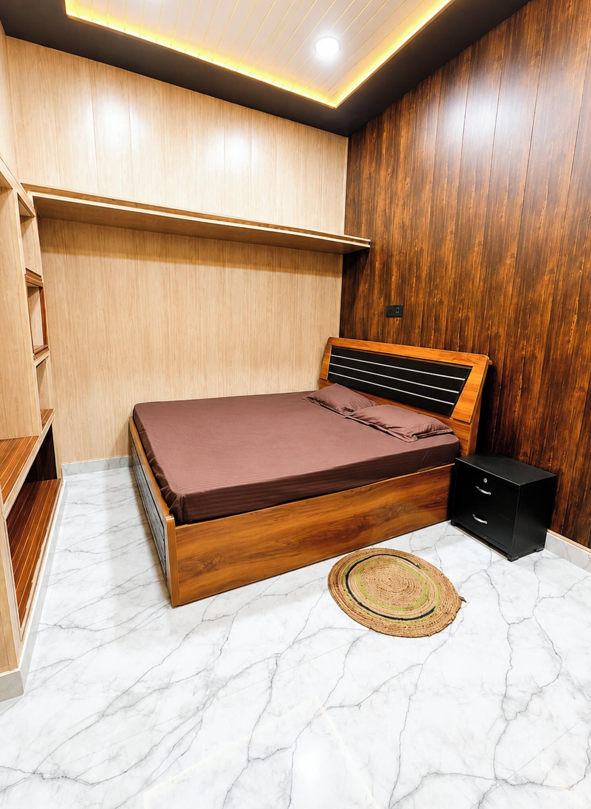 Allergikerbettwaren, Schreibtisch, schallisolierte Zimmer