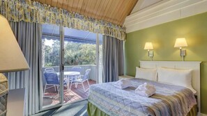 Room - Hilton Head Stay | Beach, Pool + Full Kitchen (Hilton Head)