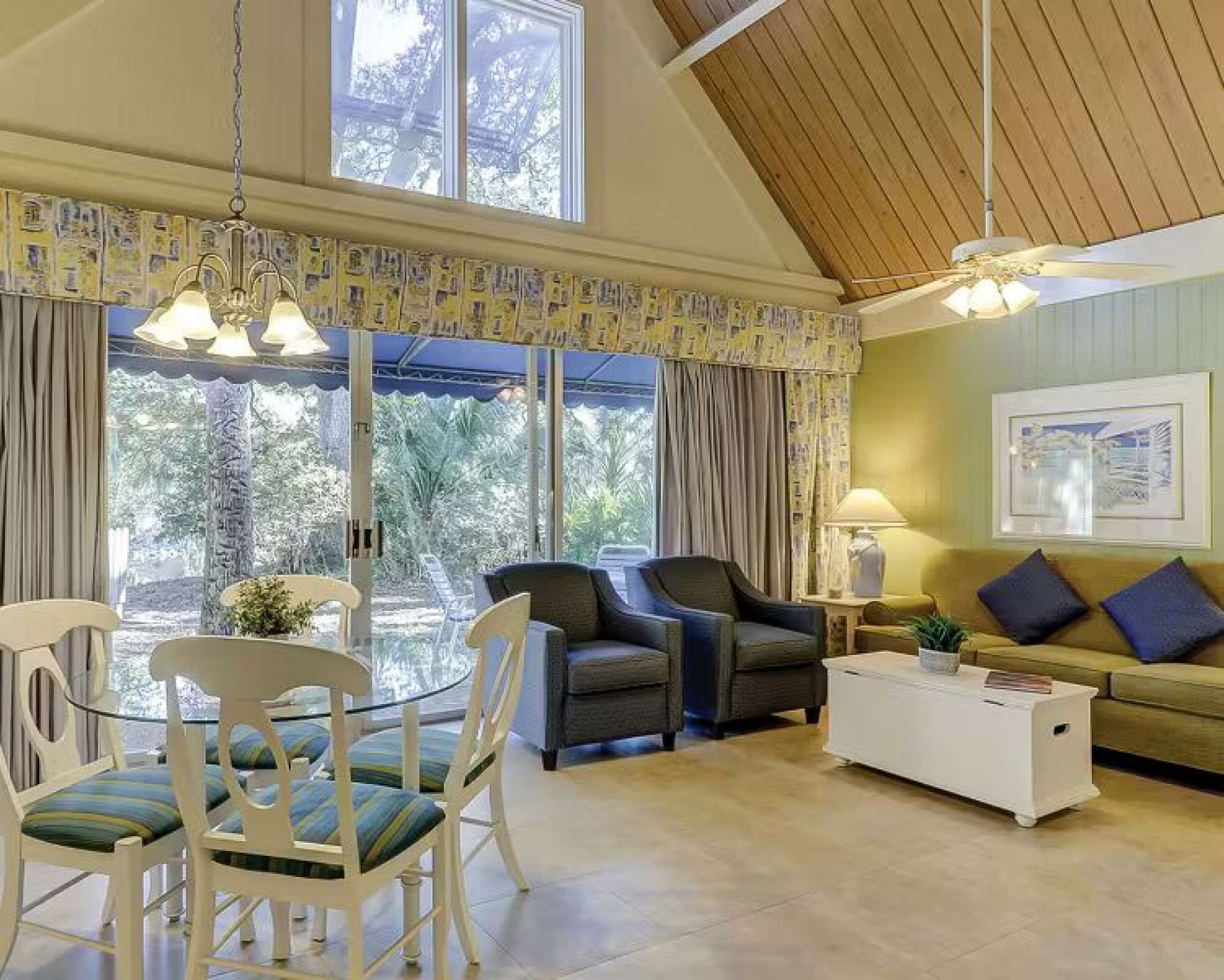 Near Golf & Beach With Pool + Full Kitchen - Hilton Head Island, SC