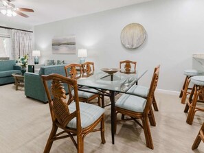 Dining - Near Shipyard Beach | Pool, Bikes + Full Kitchen (Hilton Head)