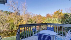 Outdoor dining - Golf View Villa | Pool, Bikes + Full Kitchen (Hilton Head)