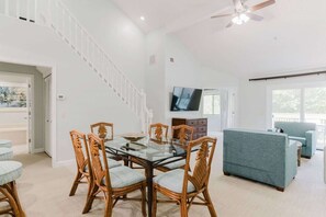 Dining - Shipyard Villa | Pool, Free Parking, Bikes + Golf Access (Hilton Head)
