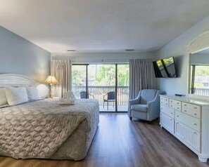 Room - 3 BR Townhome Steps From Golf Courses (Hilton Head Island)