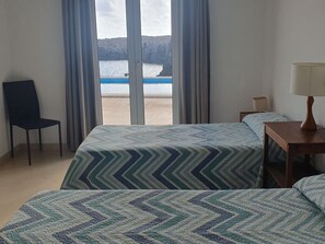 3 bedrooms, Internet - Haus in Meeresnähe, privater Pool, Panoramablick by Interhome (Es Mercadal)