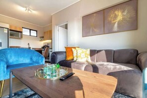 TV - Captain's Hideaway - Executive One Bedroom Suite (Sandton)