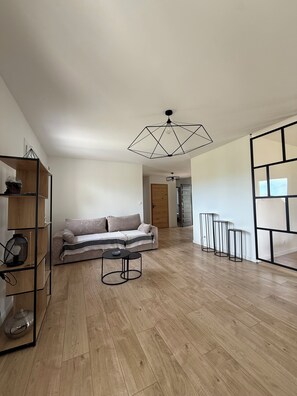 Living area - House near the sea (Saint-Cyr-sur-Mer)