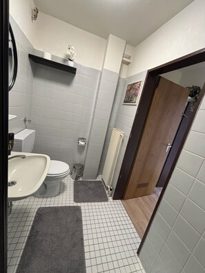 Bathroom - Vrbo Property (Bayreuth)