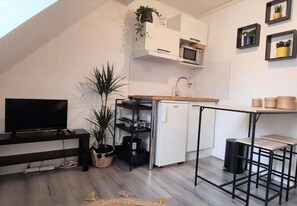 Private kitchen - Vrbo Property (Dijon)