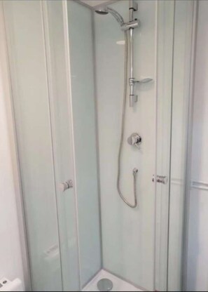 Bathroom - Vrbo Property (Dijon)