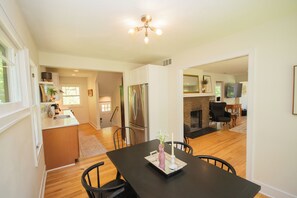 Interior - Huge home 1 Mile from Drake/Downtown Sleeps up to 15 guests (Des Moines)