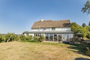 Exterior - Stunning Cotswold House with Glorious Views (Selsley West)