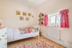 Room - Stunning Cotswold House with Glorious Views (Selsley West)