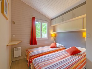 Cottage | 3 bedrooms, individually furnished, iron/ironing board - Serene Cottage Near Lot River (Castelmoron-sur-Lot)
