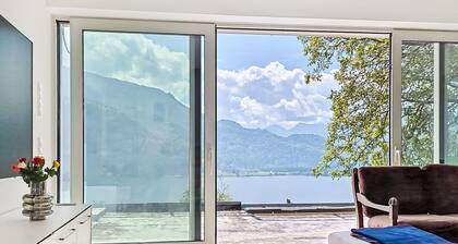 Beautiful private villa for 8 guests with TV, terrace and pets allowed