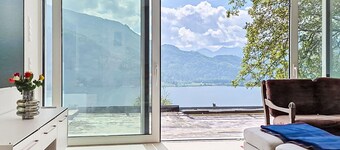 Beautiful private villa for 8 guests with TV, terrace and pets allowed