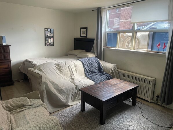 1 chambre, fer et planche à repasser, accès au Wi-Fi (inclus)