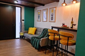 Interior - Sleeps 3! Unique Loft Studio in the City Centre! Walk to Beach! (Durrës)