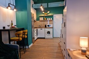Private kitchen - Sleeps 3! Unique Loft Studio in the City Centre! Walk to Beach! (Durrës)