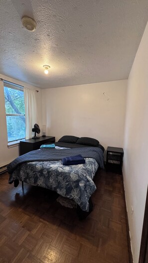Desk, iron/ironing board, free WiFi, bed sheets