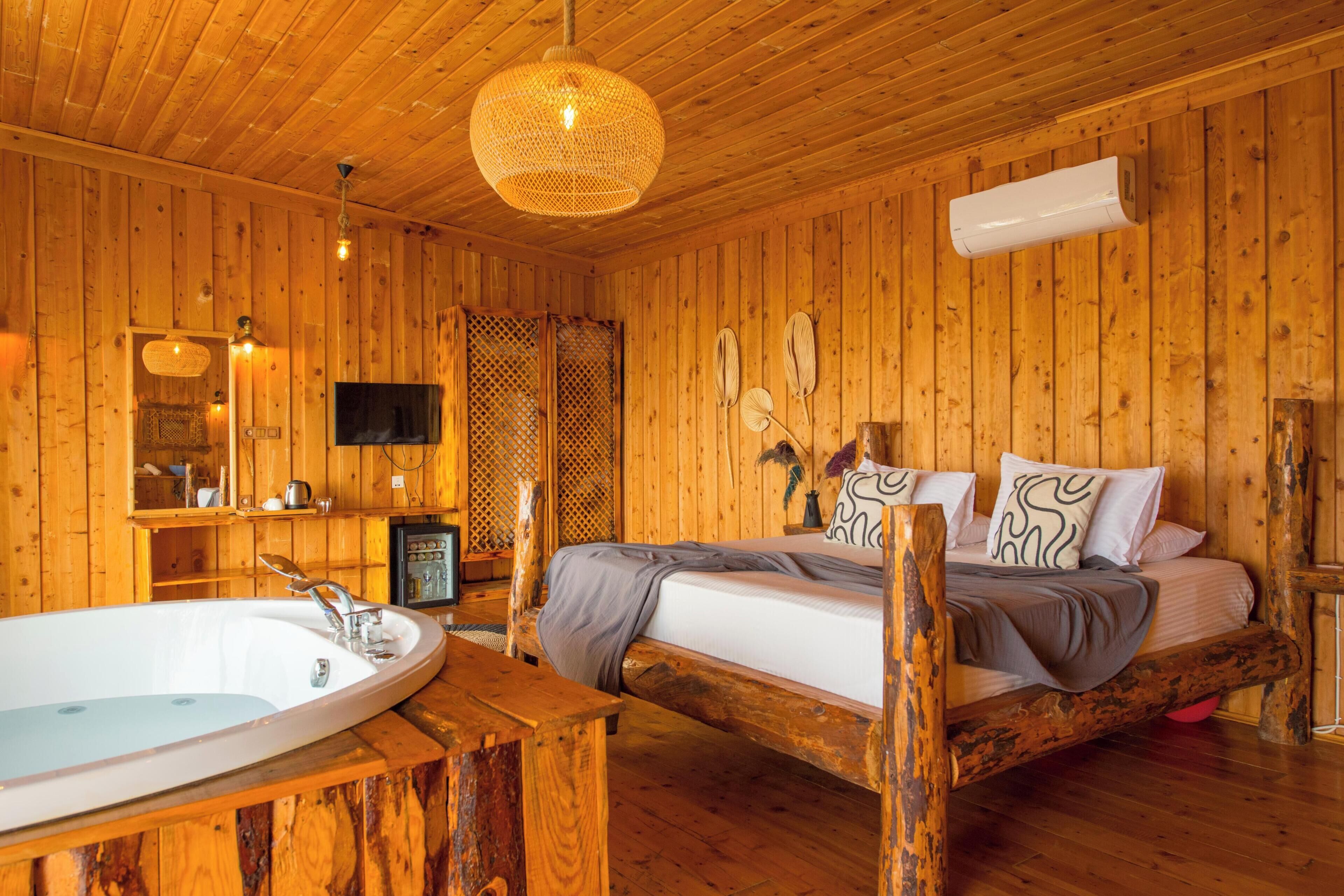 Superior Bungalow, Sea View | In-room safe, desk, soundproofing, free WiFi