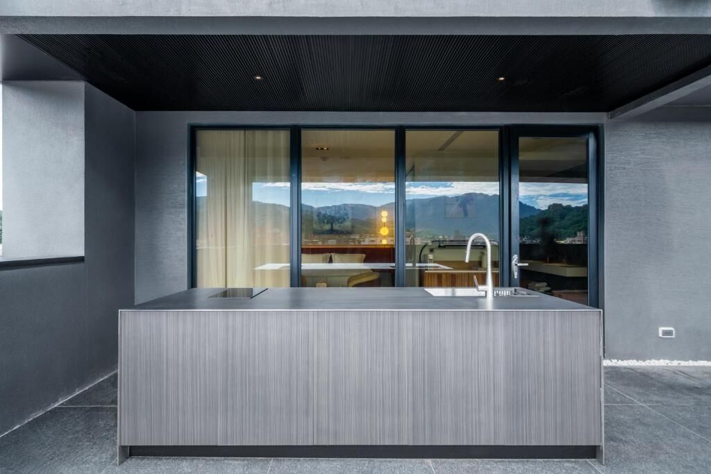 Deluxe Double Room, Balcony, Mountain View | Interior