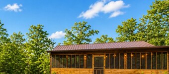 Deep Woods Cabin-2BD/1BA/Grill/Firepit/Private Forest/Pet Friendly-4PP