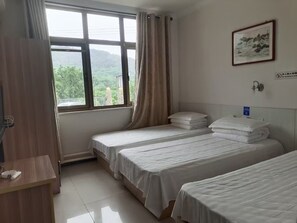 Basic Triple Room - Country Inn Mutianyu Jiankou Great Wall (Beijing)