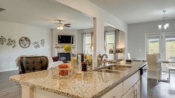 House (1 Bedroom) | Interior