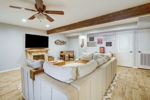 House (4 Bedrooms) | Interior - Spacious Yard & Deck! Great Space in Munds Park (Munds Park)