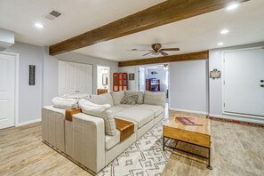 House (4 Bedrooms) | Interior - Spacious Yard & Deck! Great Space in Munds Park (Munds Park)