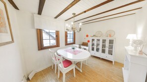Dining - Vrbo Property (Lorch)