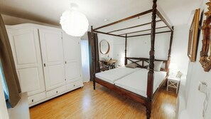 Room - Vrbo Property (Lorch)
