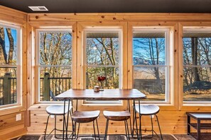 Dining - Sleeps 14! Hot Tub*Resort Amenities*Arcade*Games (Gatlinburg)