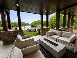 Terrace/patio - Luxury Lakefront! 5BR*Lake Access*Hot Tub*Private! (Sevierville)