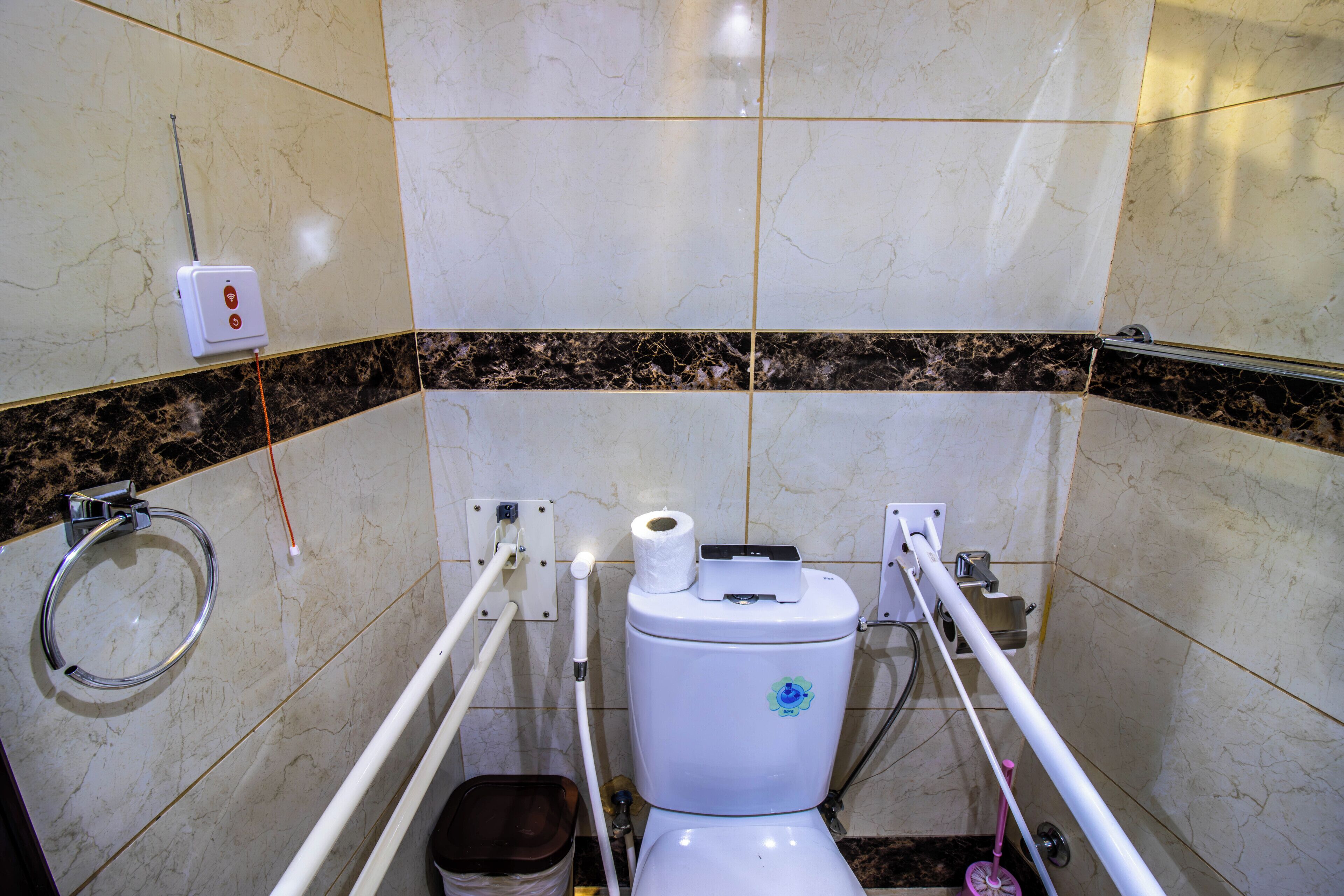 Luxury Twin Room | Bathroom