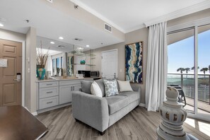 Living area - Step into heaven in this 3 bedroom with Panoramic views and stunning decor. (Destin)