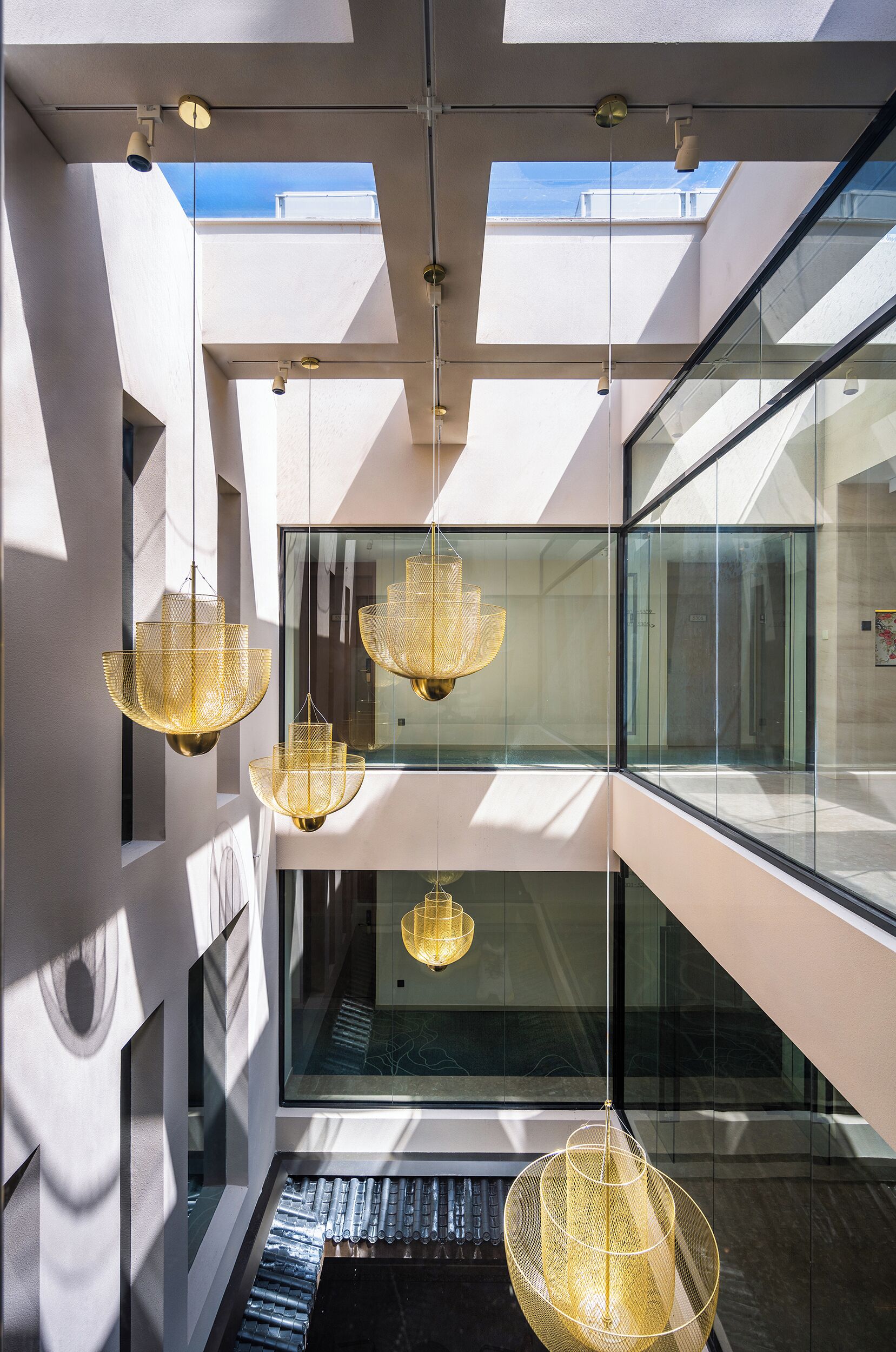 Handrails in hallways
