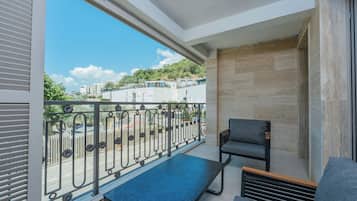 Comfort Apartment, Bay View | Terrace/patio