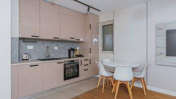 Comfort-Apartment, Buchtblick | Eigene Küche | Mini-Kühlschrank, Ofen, Herdplatte, Kochgeschirr/Geschirr/Besteck