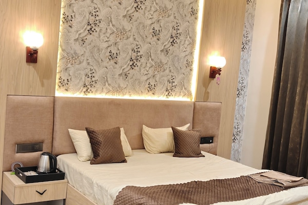 Luxury Double Room, City View