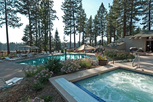 Cascade Hideaway in Lake Village With Private Hot Tub!