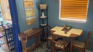 Dining - Cozy 1-bedroom cottage in welcoming Lake Montezuma with AC & attached pergola.  (Lake Montezuma)