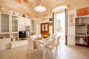 Dining - Casa Tino 2 - Elegant Stone Retreat with Rooftop Terrace (Polignano a Mare)