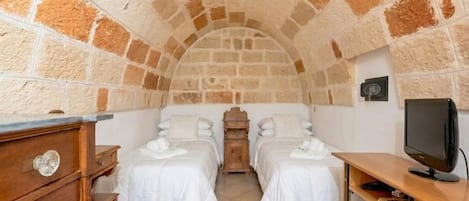 3 bedrooms, in-room safe