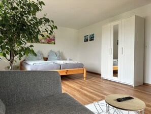 Ferros/tábuas de passar roupa, Wi-Fi, roupa de cama