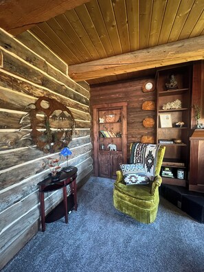 Interior - Gorgeous views and hot tub in 1-bedroom cabin located in Glenwood Springs (Glenwood Springs)