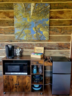 Private kitchen - Gorgeous views and hot tub in 1-bedroom cabin located in Glenwood Springs (Glenwood Springs)